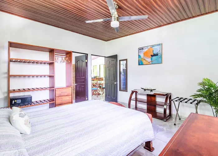 Olas De Oro Apartment